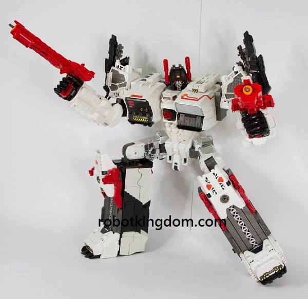 First Look At Metroplex Hong Kong Exclusive Transformers Genarations Action Figure  (8 of 20)